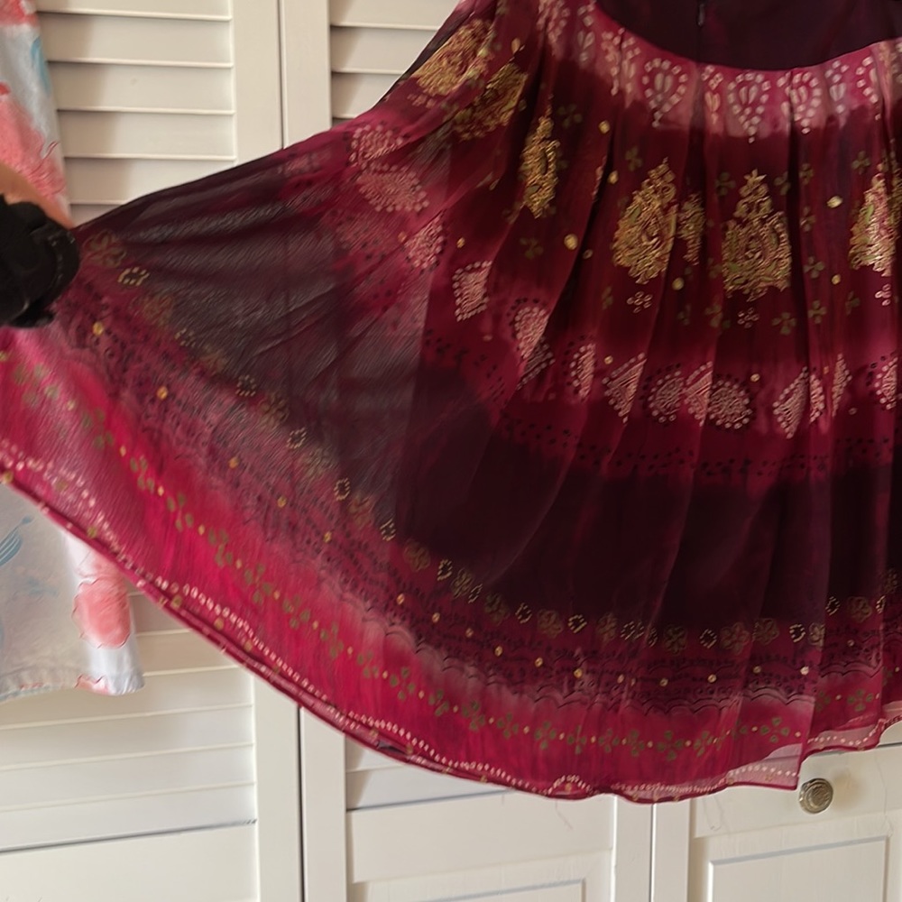 K Petite Burgundy/Green Sparkly Gold Lined Skirt - Picture 5 of 7